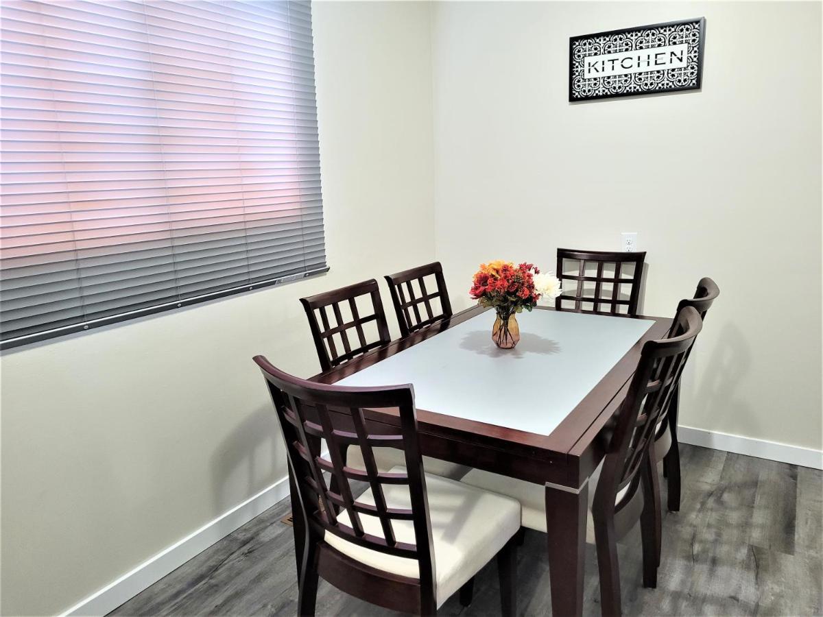 Cozy 4 Bedroom Townhouse - Peaceful Feel Of Home ウィニペグ エクステリア 写真